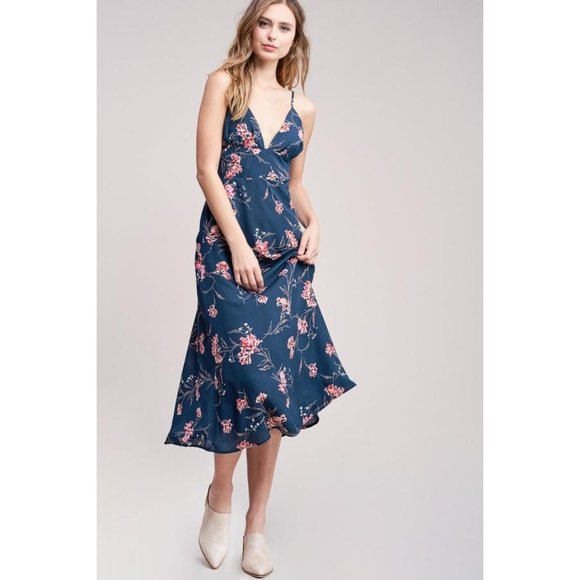 No Rest for Briget Arrays Slip Dress M Blue Floral Midi Lined NWT Discontinued - Picture 4 of 16